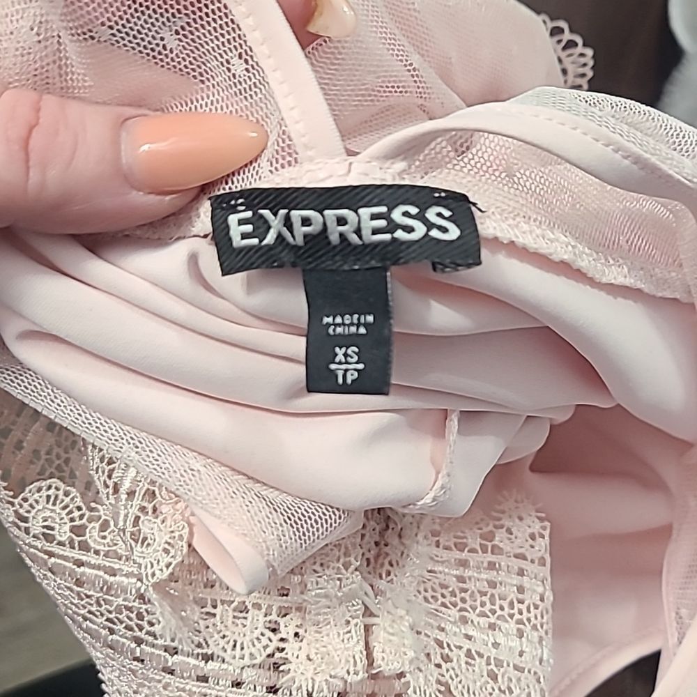 Express   - Picture 4 of 5